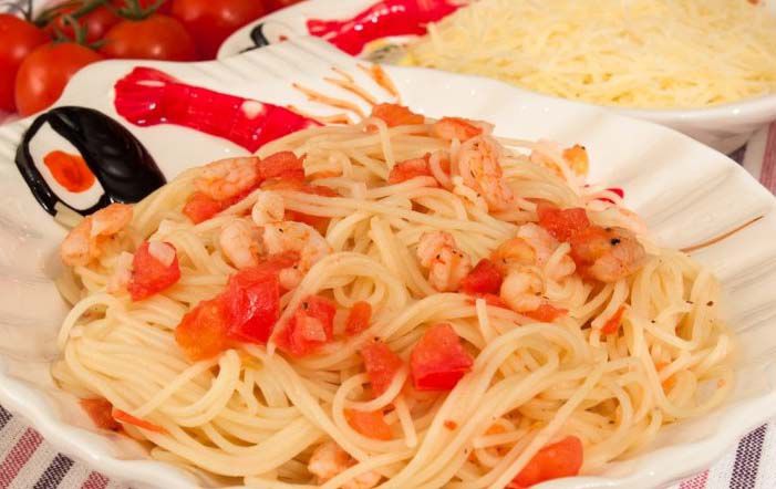 5297-spagetti-s-krevetkami-i-pomidorkami-1